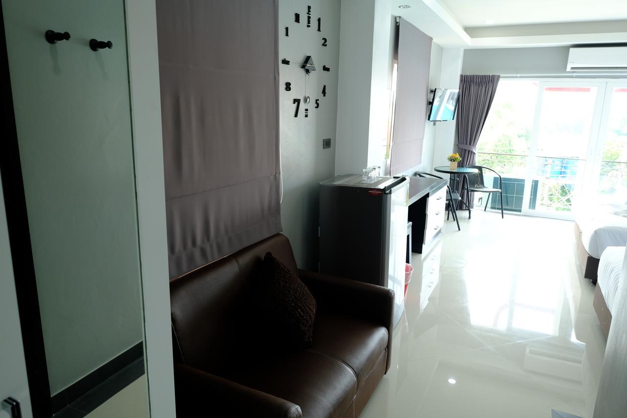 Hotel The Tung Pattaya Exterior foto