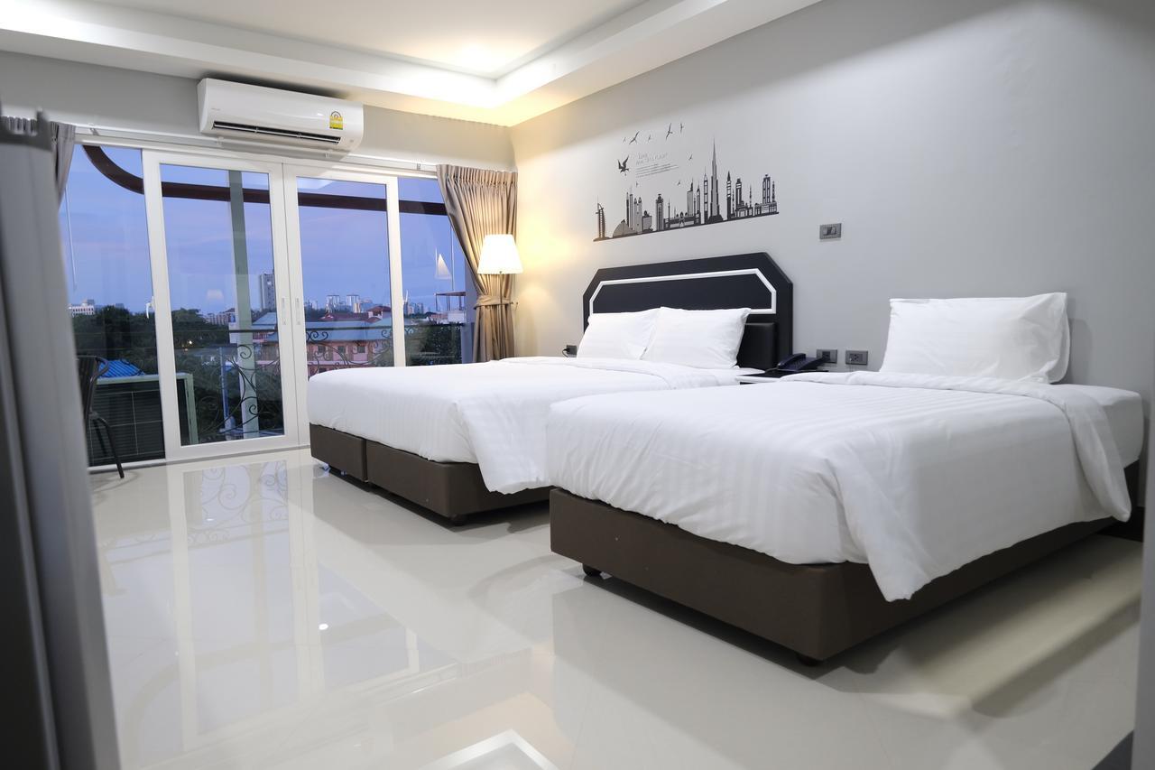 Hotel The Tung Pattaya Exterior foto